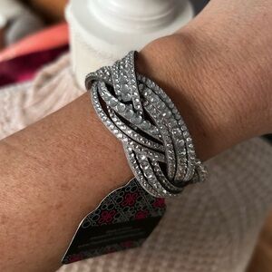 Elegant Silver paparazzi Braided Bracelet New